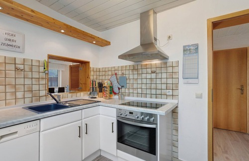 Plettenberg Apartment | Cozy Apartment 'Sara's' with Private Garden & Modern Amenities