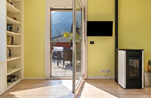 Riva del Garda Apartment | Lake View Apartment "Sara" with Pool & Wi-Fi - Rated 10/10