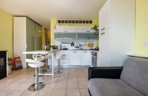Riva del Garda Apartment | Lake View Apartment "Sara" with Pool & Wi-Fi - Rated 10/10