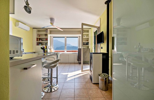 Riva del Garda Apartment | Lake View Apartment "Sara" with Pool & Wi-Fi - Rated 10/10
