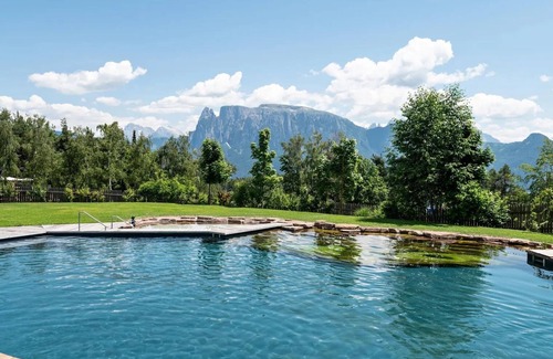 Collalbo Apartment | Family-Friendly Holiday Apartment with Mountain Views & Terrace