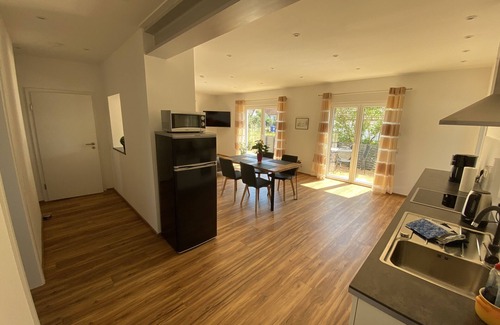 Volkach Apartment | Guest Rated 10/10: Apartment Scheuring with Family Friendly Perks