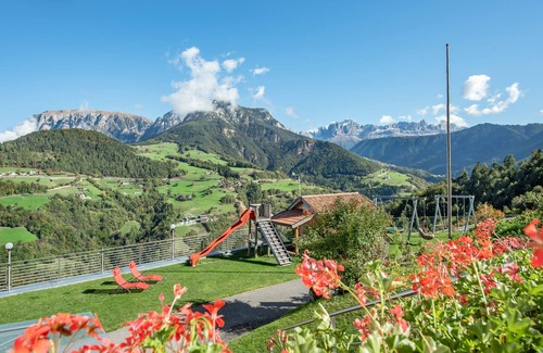 Brie Apartment | Mountain View Apartment “Schlern - Heigler Hof” with Spa