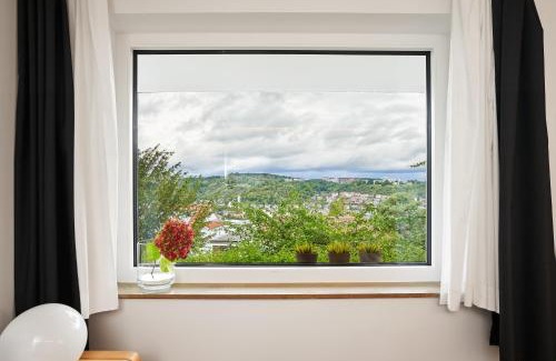 Weststadt Apartment | Family-Friendly Apartment Schlossberg with Top Guest Ratings