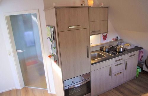 Roensahl Apartment | Cozy Apartment 'Schmitzebrinks Ferienwohnung' with Garden