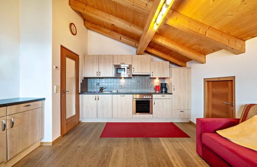 Naturno Apartment | Cozy Apartment 'Schnatzhof Adlerhorst' with Mountain Views