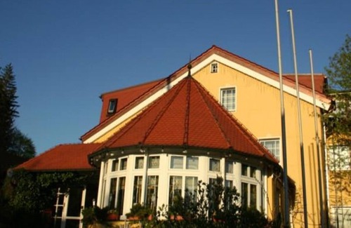 Fichtelberg Apartment | Delightful Apartment with Balcony at Hotel Schönblick