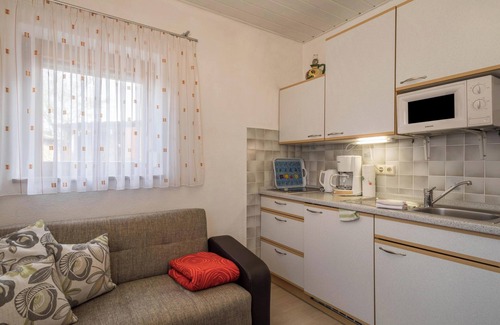 Kressbronn Apartment | Cozy Apartment "Schneider" by Lake Constance with Garden