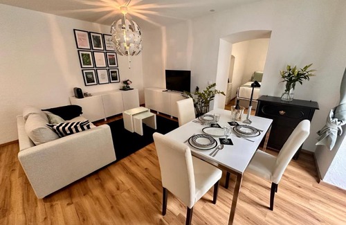Schottwien Apartment | Cozy Schöne Ferienwohnung - Family-Friendly Getaway