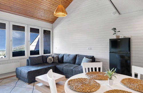 Sasbachwalden Apartment | Mountain View Apartment 'Schwarzwaldtraum' with Pool & Wi-Fi