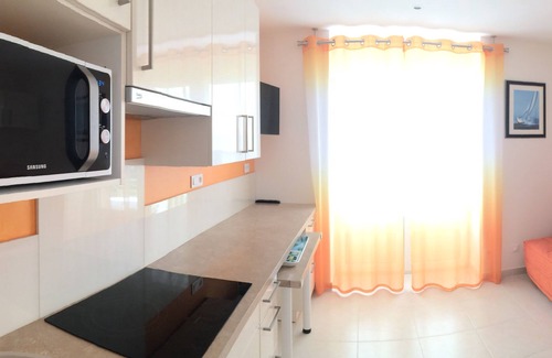 Boulouris-sur-Mer Apartment | Oceanfront Apartment with Direct Beach Access and Pool