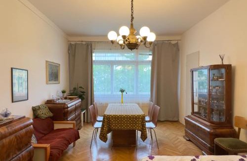 Michle Apartment | Budget-Friendly Apartment Sedlčanská with Antique Charm