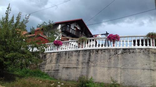 Perusic Apartment | Pet-Friendly Apartment Seoski Mir with Hot Tub & Breakfast