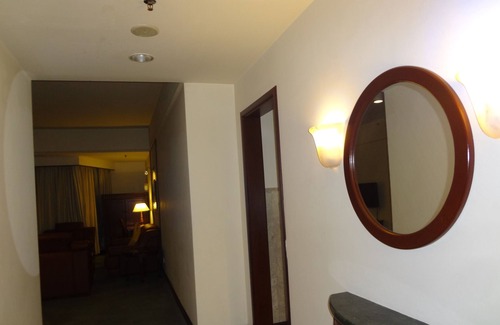 Bandar Tun Razak Apartment | Convenient Service Suite in Times Square for Your Stay