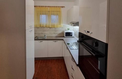 Vlasici Apartment | Family-Friendly Apartment Silvana A2 with Pool Access