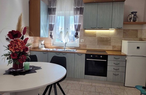 Porat Apartment | Cozy Apartment Silvijo 1 Steps from the Sea with Breakfast