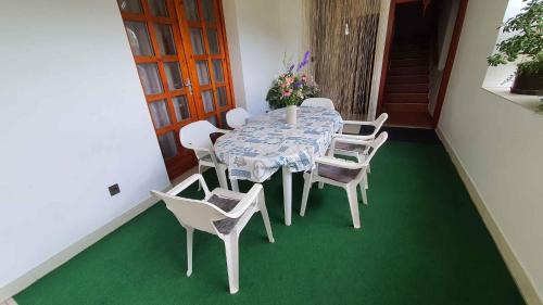 Balatonkiliti Apartment | Family-Friendly Apartment Siofok with Pool Access