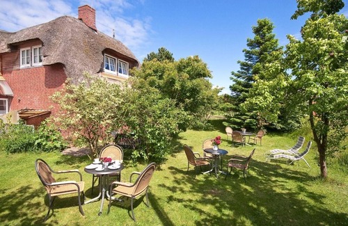 Suddorf Apartment | Ocean View Apartment Skuch Böön: Family-Friendly Retreat