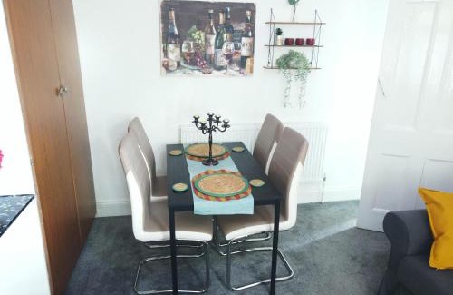Newport Apartment | Modern 2-Bed Apartment with Free WiFi & Child-Friendly Amenities