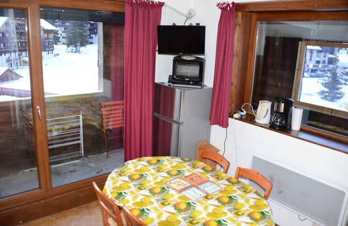 Le Praz de Lys Apartment | Family-Friendly Apartment for 6 in Praz de Lys