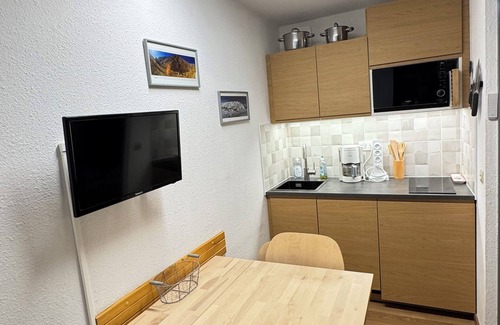 Reberty Apartment | Cozy Ski Retreat: Ideal Studio Cabin for Families