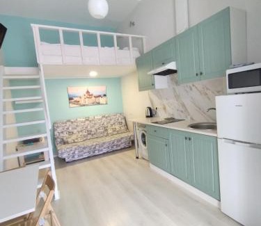Sukhinovka Apartment | Discover Apartment Smart: Highly Rated with Hot Tub Access