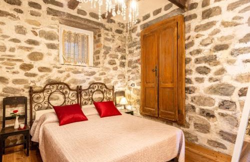 Gera Lario Apartment | Oceanfront Apartment Smeraldo: Family-Friendly Retreat