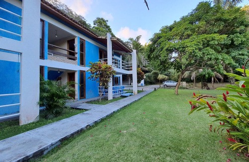 Porto Seguro Apartment | Relax at Apartment Sogno D' State - Steps from Taperapuan Beach