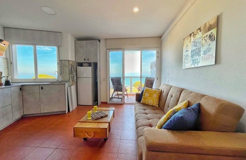 Vinaros Apartment | Seafront Apartment "Sol" with Pool and Ocean View