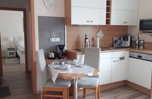 Ortsmitte Apartment | Apartment 'Sommerwind Am Finkenbusch' with Mountain View, Private Terrace and Wi-Fi