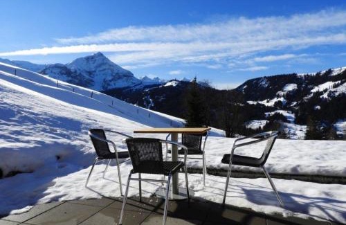 Lauenen Apartment | Family-Friendly Stay at Apartment Sommermatte by Interhome