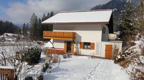 Dalaas Apartment | Oceanfront Apartment Sonnenbüchel: Pet Friendly & Family-Ready