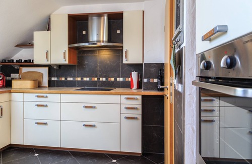 Hergatz Apartment | Top-Rated Apartment Sonnenschein with Inviting Terrace