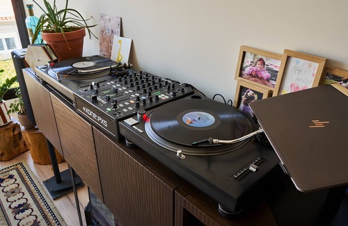 Cova da Piedade Apartment | Apartment 'Sound House By Everkind' with Wi-Fi and Air Conditioning