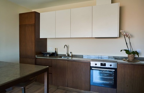 Cova da Piedade Apartment | Apartment 'Sound House By Everkind' with Wi-Fi and Air Conditioning