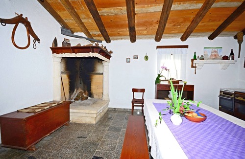 Sveti Petar u Sumi Apartment | Pet-Friendly Apartment Srblin with Ocean View in Sv. Petar