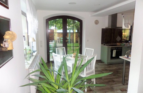 Zahna-Elster Apartment | River View Apartment with Private Bath and Breakfast Included