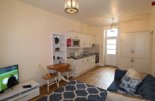 Kinsale Apartment | Exceptional Apartment with Private Bathroom & Kitchen Amenities