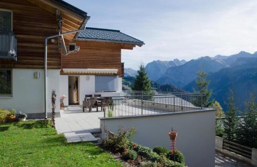 Fontanella Apartment | Cozy Apartment Stark: Guest Rated 9/10 with Hot Tub & Kitchen