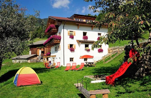 Velturno Apartment | Cozy Apartment "Steierhof Bergzauber" with Mountain Views