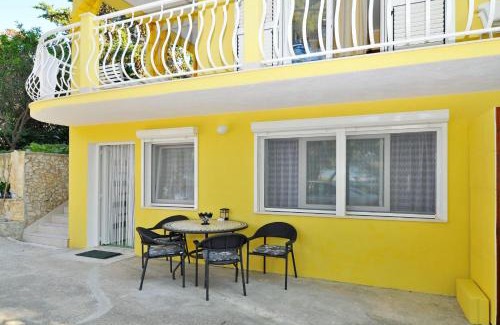 Slatine Apartment | Exceptional Oceanfront Apartment Steli with Top Guest Ratings