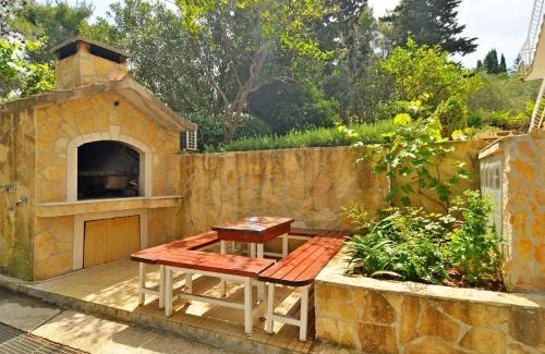 Slatine Apartment | Exceptional Oceanfront Apartment Steli with Top Guest Ratings