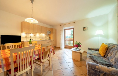 Vollan Apartment | Mountain View Apartment 'Stettnerhof Laugen' with Spa & Wi-Fi