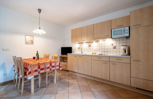 Vollan Apartment | Mountain View Apartment 'Stettnerhof Laugen' with Spa & Wi-Fi