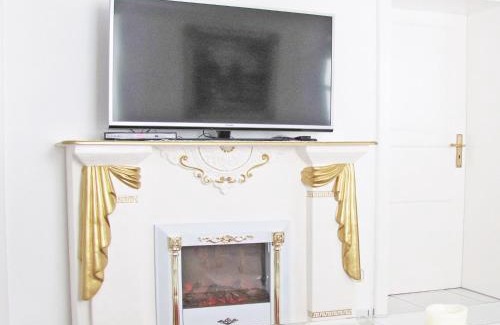 Memmingen House | Family-Friendly Stay at Apartment Storchenfärbe