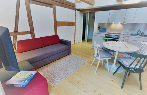 Neuwilthen Apartment | Top-Rated Apartment "Strawberry" with Kitchen & Breakfast
