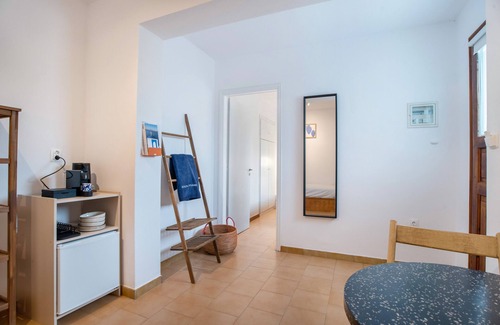 Paros Apartment | Cozy Studio Apartment '4' with Garden and Ocean Views