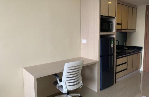 Lubuk Baja Apartment | Stylish Studio Apartment at Nagoya Thamrin City, Rated 9/10