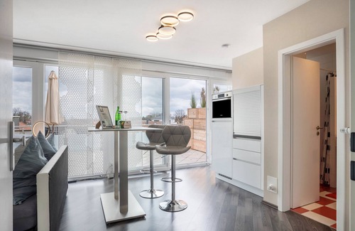Region Hannover District Apartment | Scenic Studio with Lake View, Balcony & Pet-Friendly Amenities