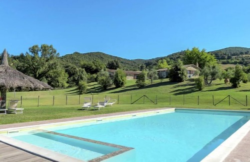 Pomarance Apartment | Apartment Sughera in Canneto - 5 persons, 3 bedrooms